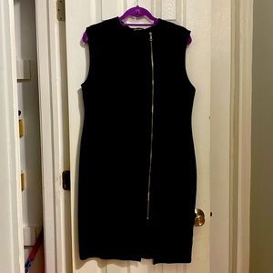Short sleeveless dress